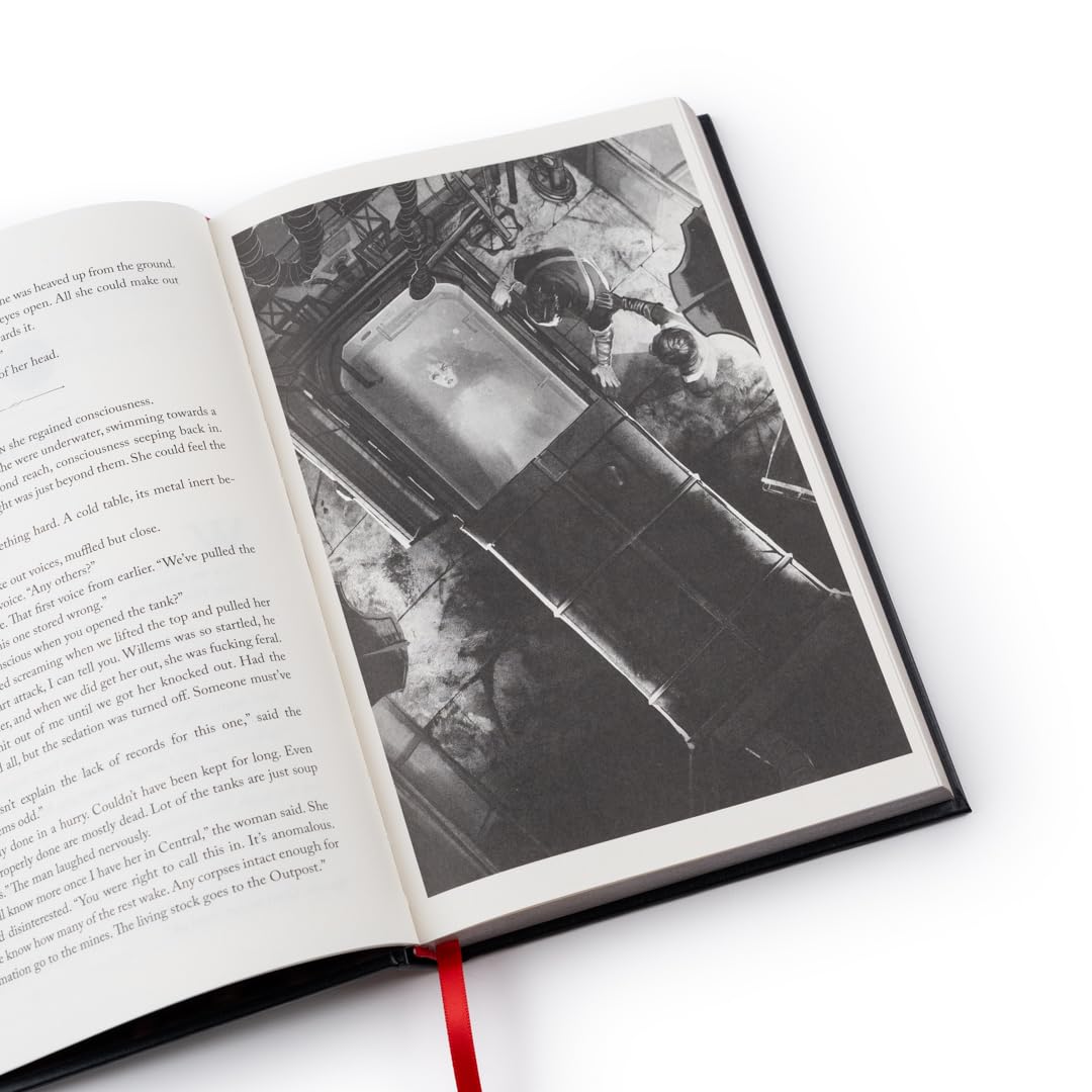 Alchemised (Deluxe Three-Volume Slipcase Edition) by SenLinYu